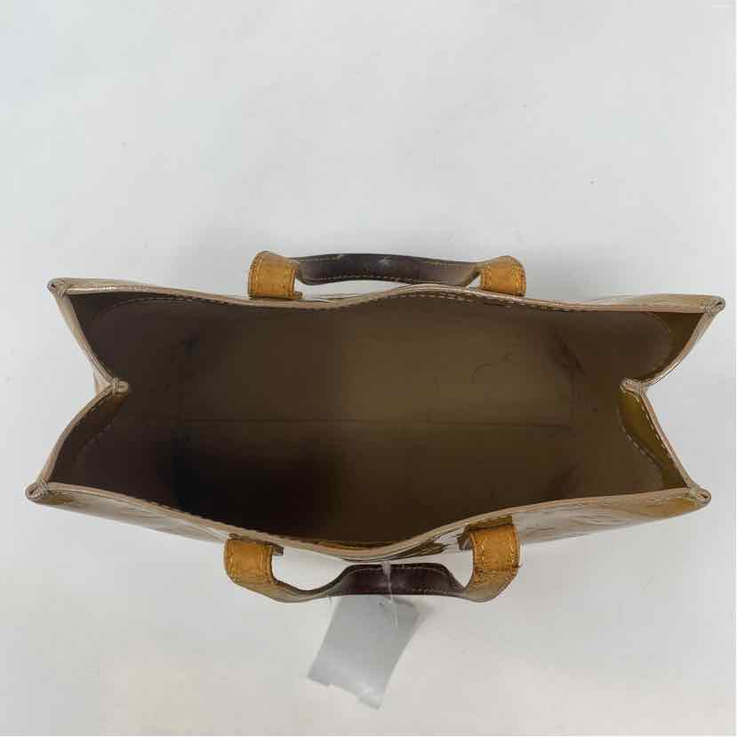 Pre-Owned Louis Vuitton Tan Patent Designer Handbag