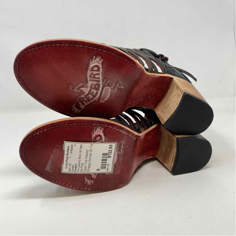 Pre-Owned Shoe Size 9 Freebird Black Sandals