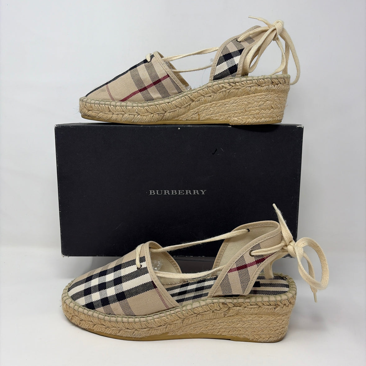 Pre-Owned Burberry Red Multi Fabric Shoe Size 9.5 Designer Shoes