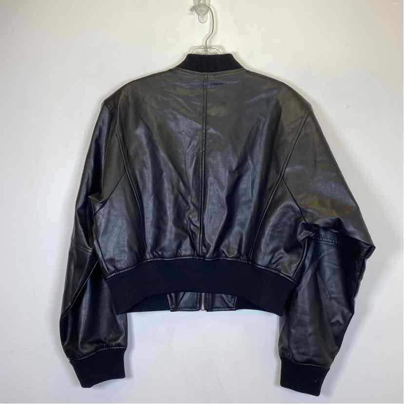 Pre-Owned Size M HYFVE Black Jacket