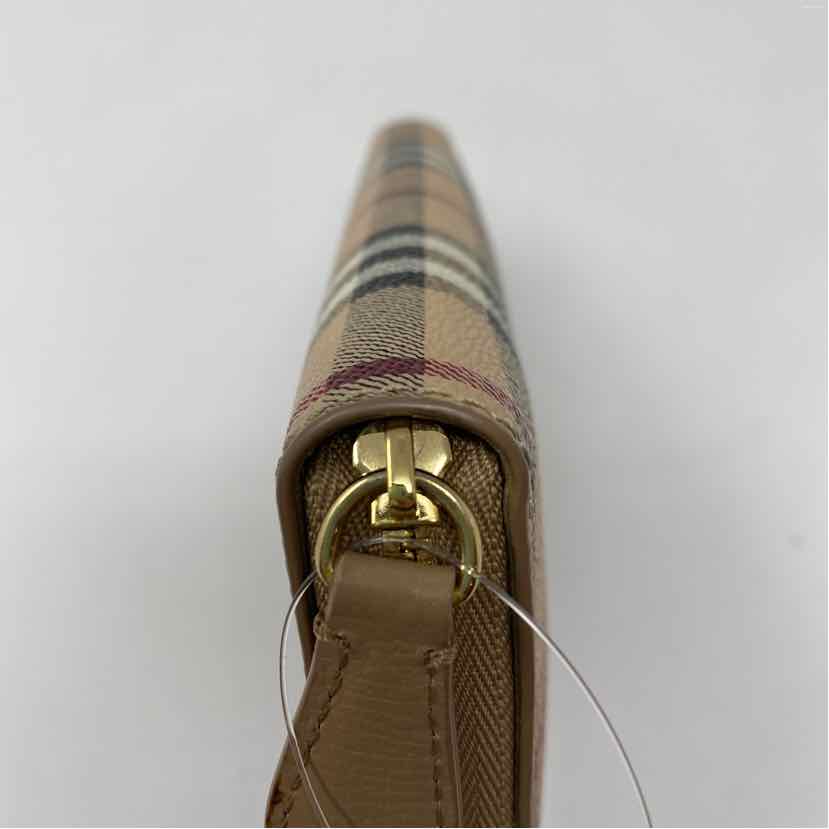 Pre-Owned Burberry Plaid Canvas Designer Wallet