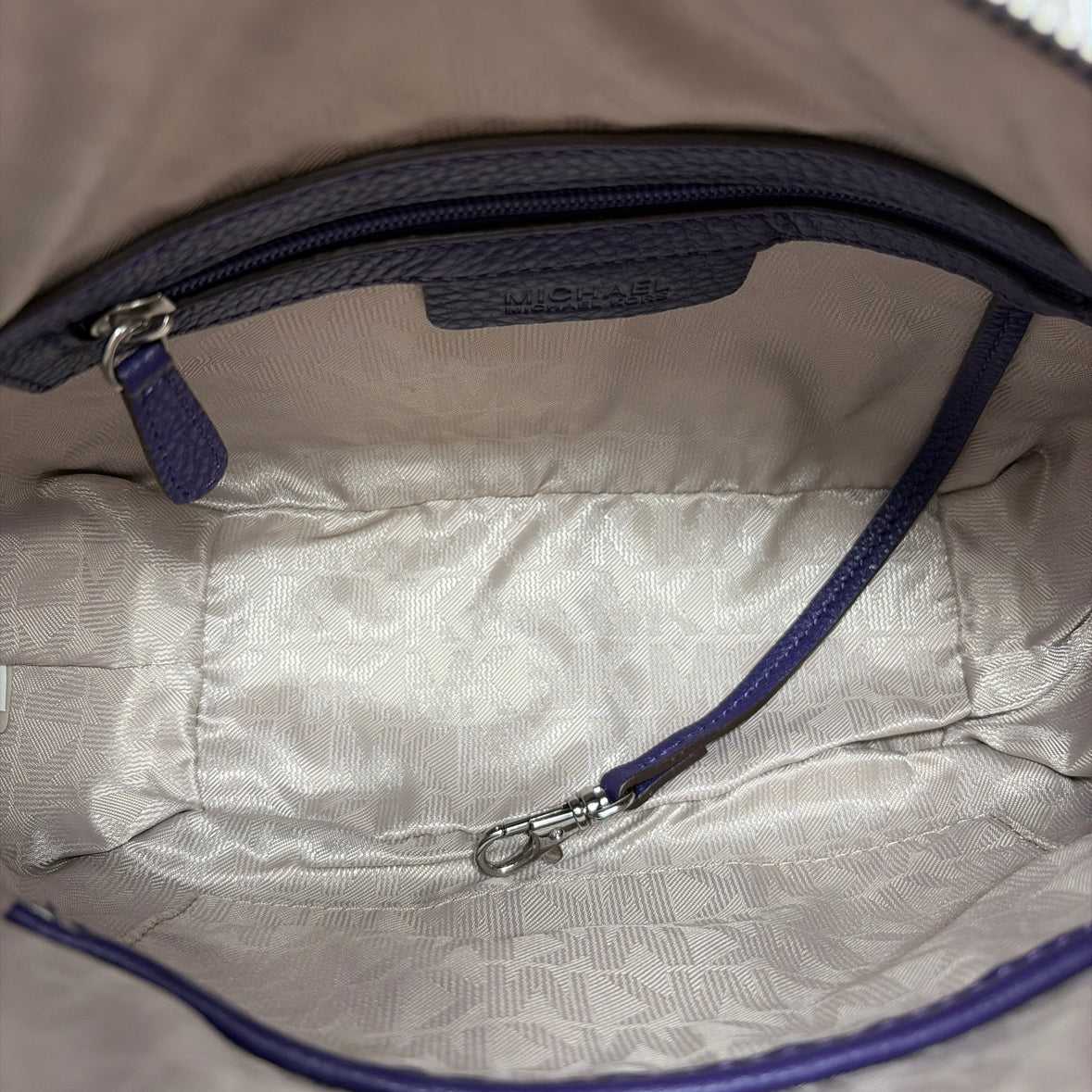 Pre-Owned Michael Kors Purple Leather Handbag