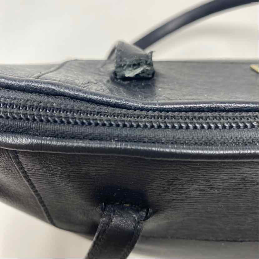 Pre-Owned Gucci Black Leather Designer Handbag