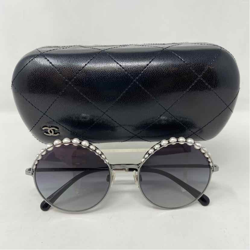 Pre-Owned Chanel Black Multi Metal Designer Sunglasses