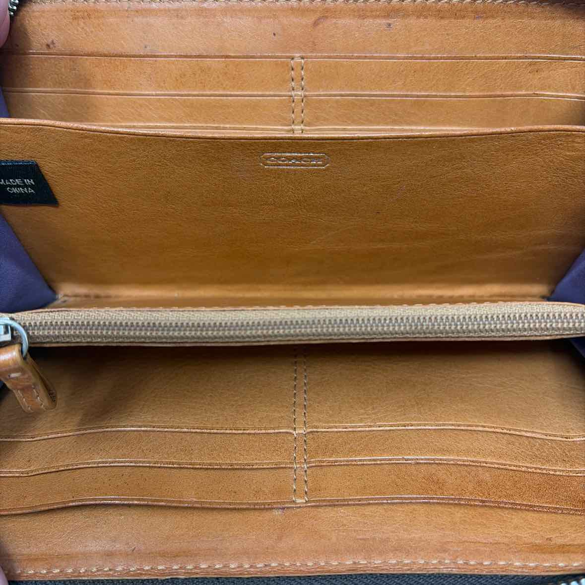 Pre-Owned Coach Brown Leather Wallet