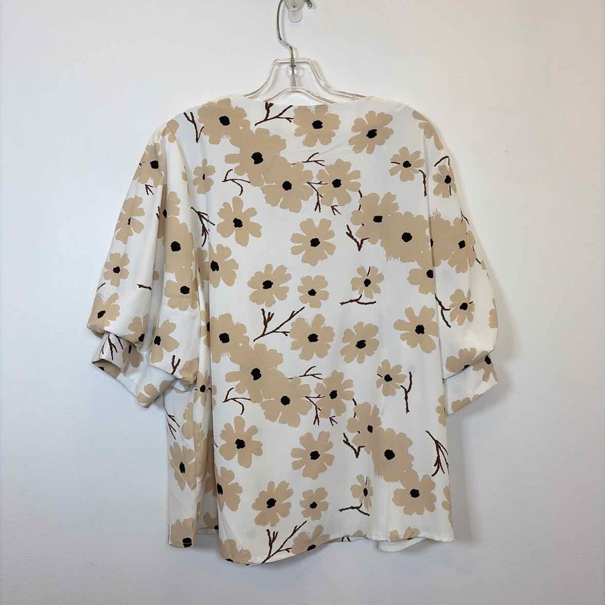 Pre-Owned Size XL Why Dress White Floral Top