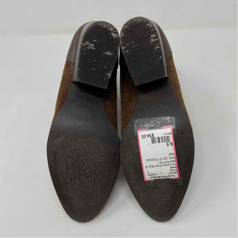 Pre-Owned Shoe Size 9.5 Vaneli Brown Multi Booties
