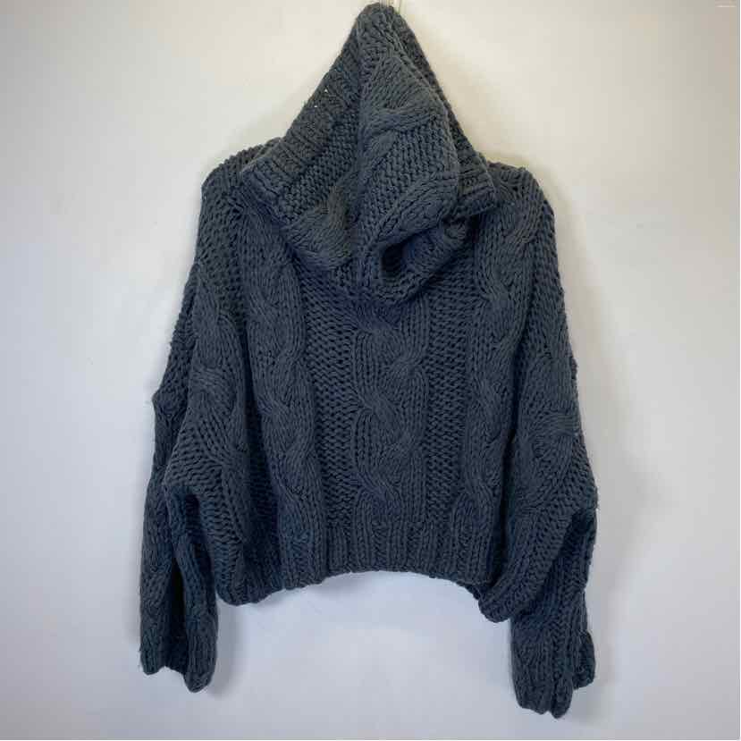 Pre-Owned Size M POL Slate Blue Sweater