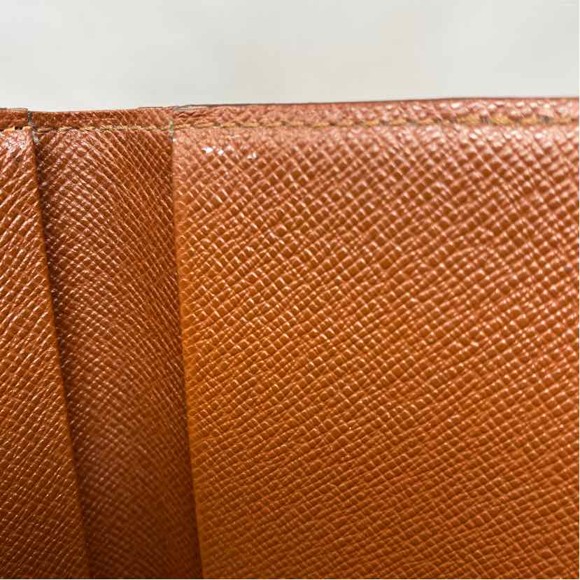 Pre-Owned Louis Vuitton Brown Coated Canvas Designer Wallet