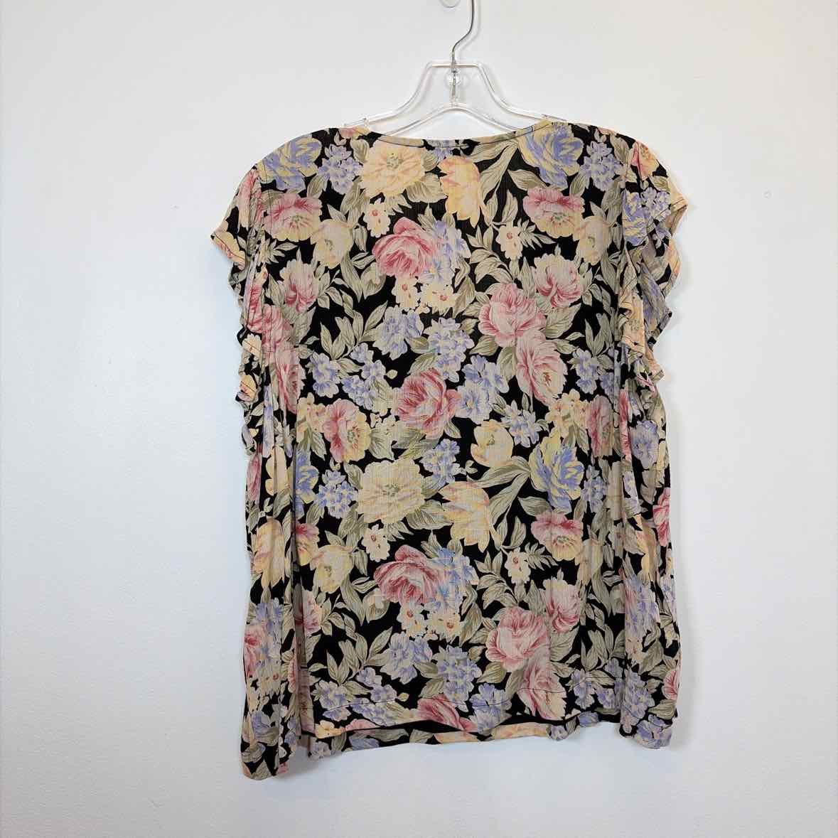 Pre-Owned Size XL Black Tape Black Floral Top