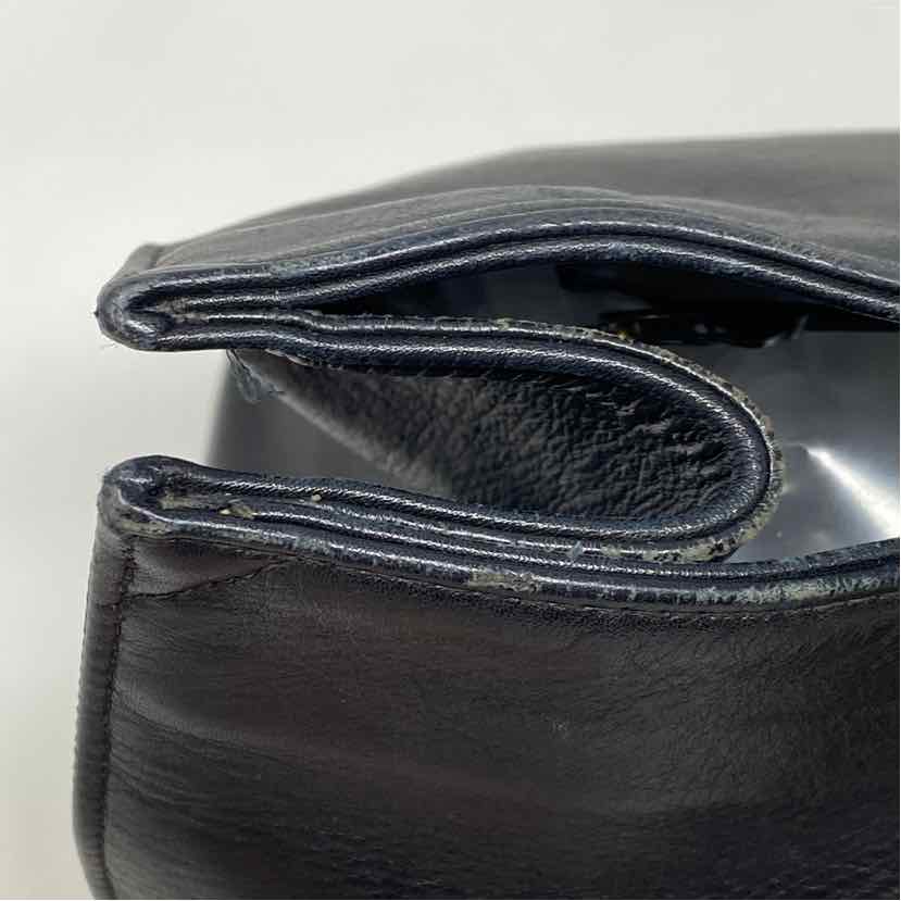 Pre-Owned Chanel Black Leather Designer Handbag
