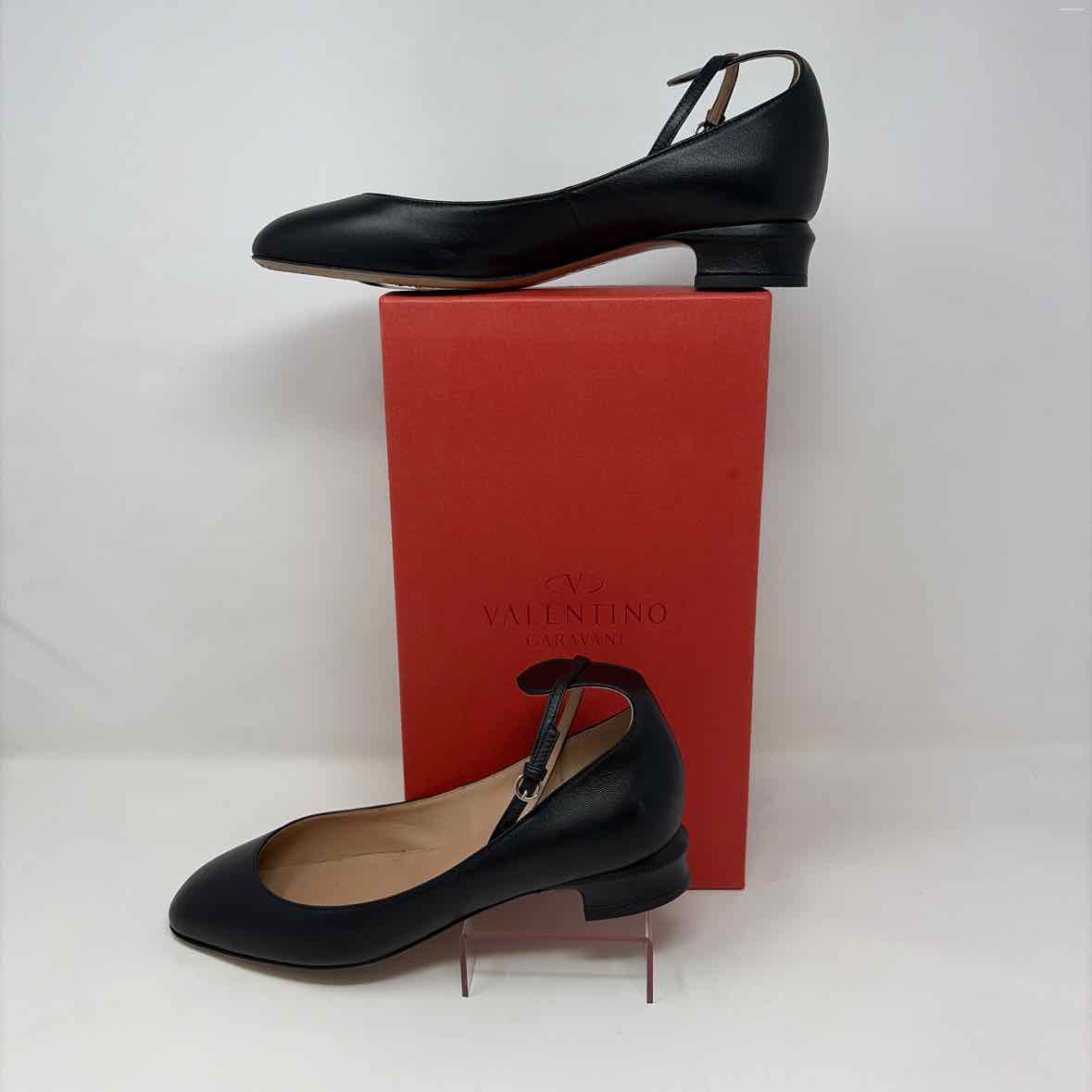 Pre-Owned Valentino Black Leather Shoe Size 8.5 Designer Shoes