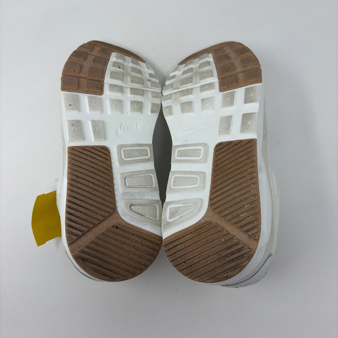 Pre-Owned Shoe Size 8.5 Nike Cream Sneaker