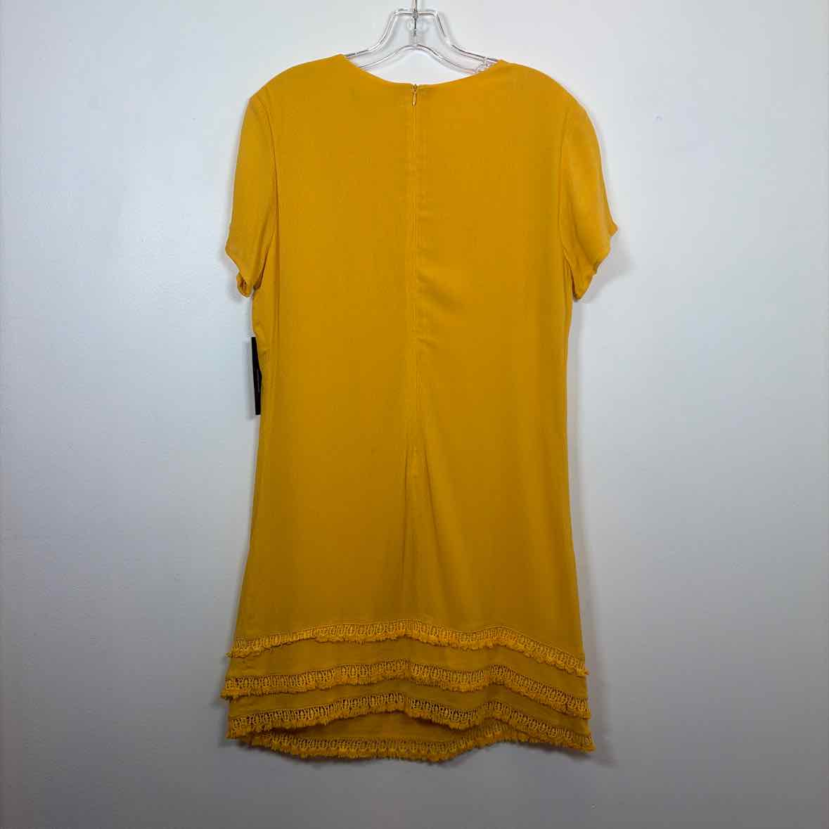 Pre-Owned Size L Lulus Yellow Casual Dress