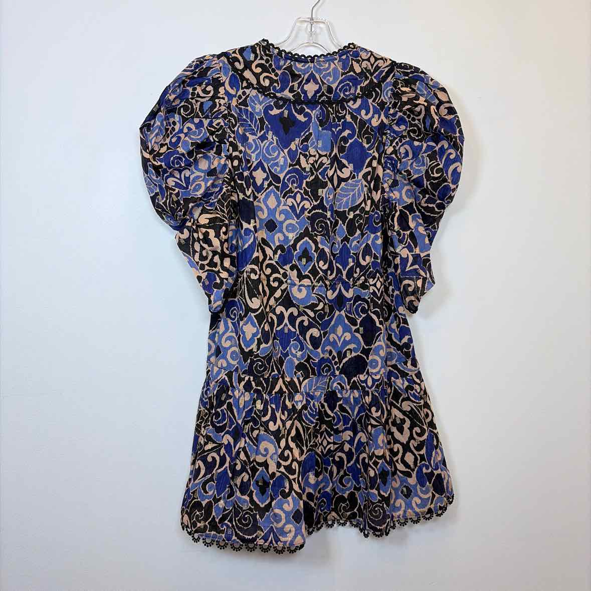 Pre-Owned Size M We Are All Pretty Girls Blue Multi Casual Dress
