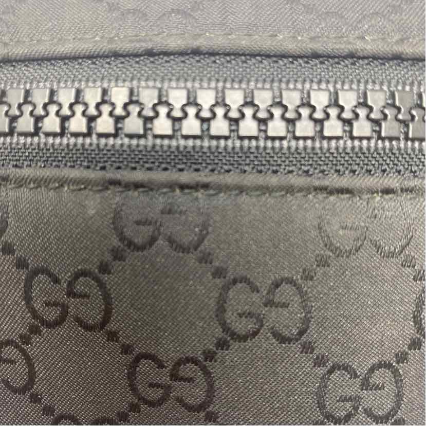 Pre-Owned Gucci Black Nylon Designer Handbag