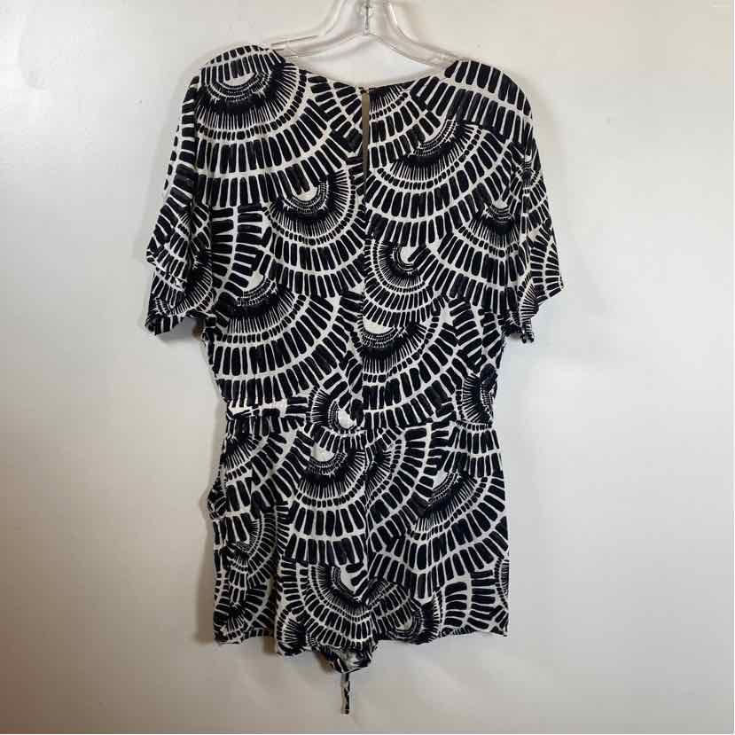 Pre-Owned Size S Trina Turk Black/White Romper