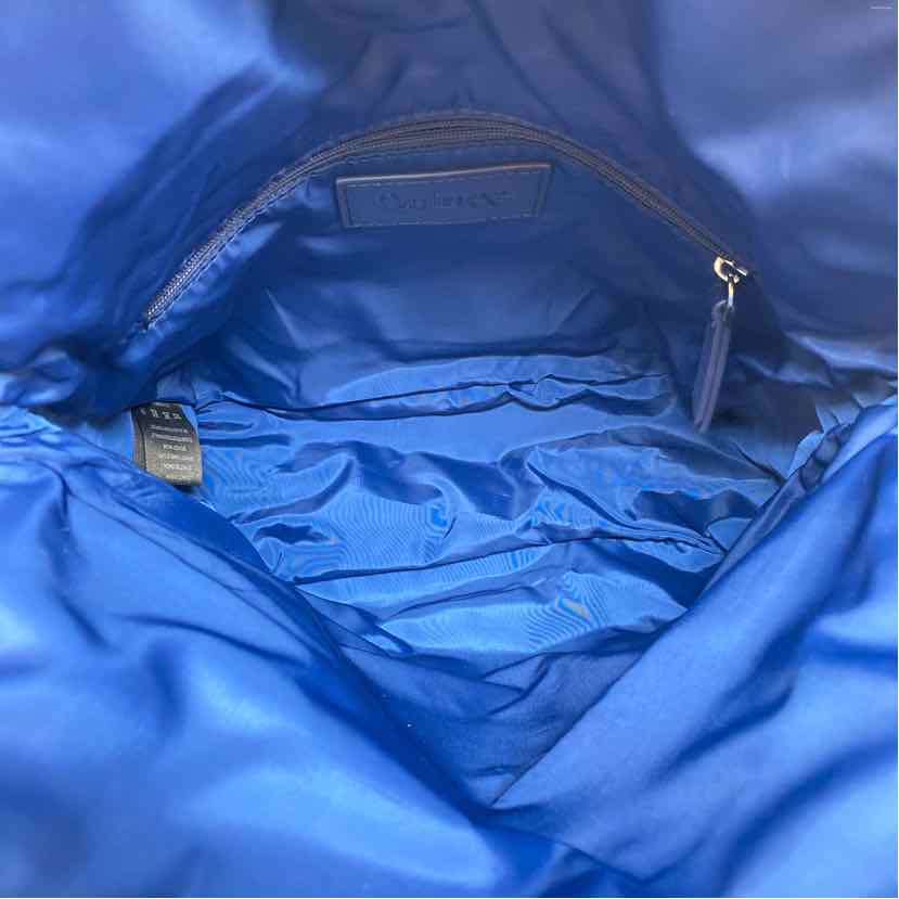 Pre-Owned QUince Navy Nylon Handbag