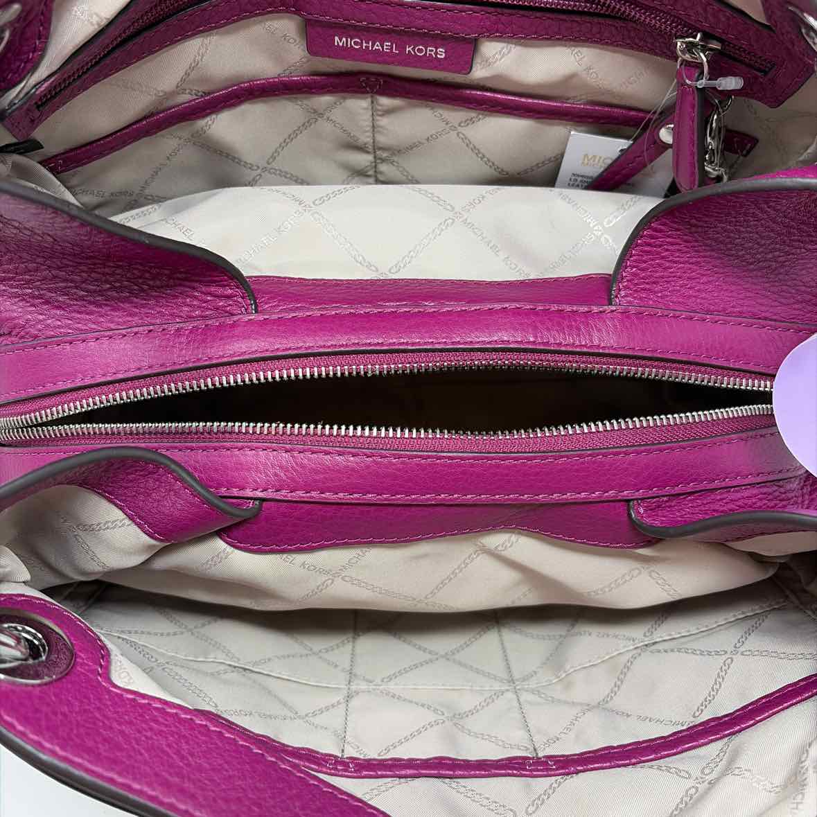 Pre-Owned Michael Kors Magenta Leather Handbag