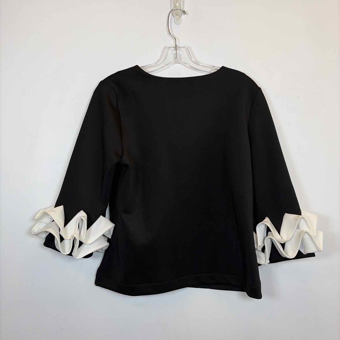Pre-Owned Size S Studio EY Black/White Top