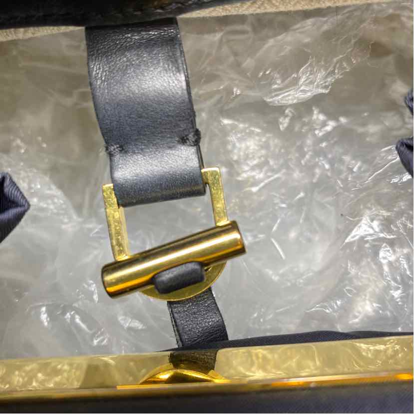 Pre-Owned The Row Navy Nylon Designer Handbag