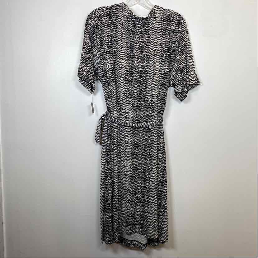 Pre-Owned Size 1X Apt 9 Black/White Casual Dress