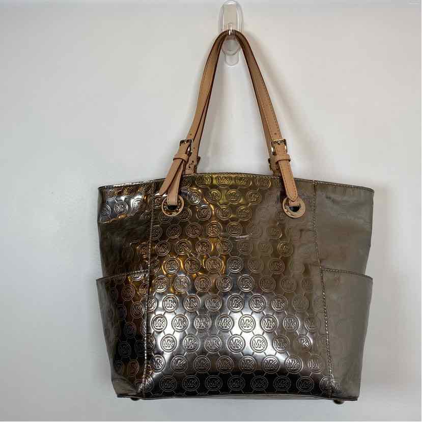 Pre-Owned Michael Kors Silver Leather Handbag