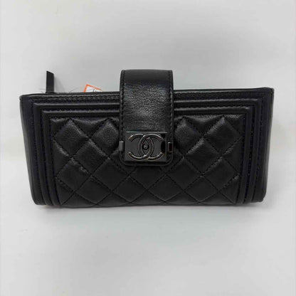 Pre-Owned Chanel Black Leather Designer Wallet