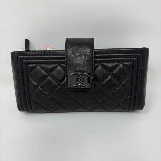 Pre-Owned Chanel Black Leather Designer Wallet