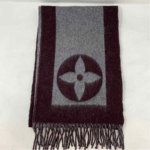 Pre-Owned Louis Vuitton Grey Knit Designer Scarf
