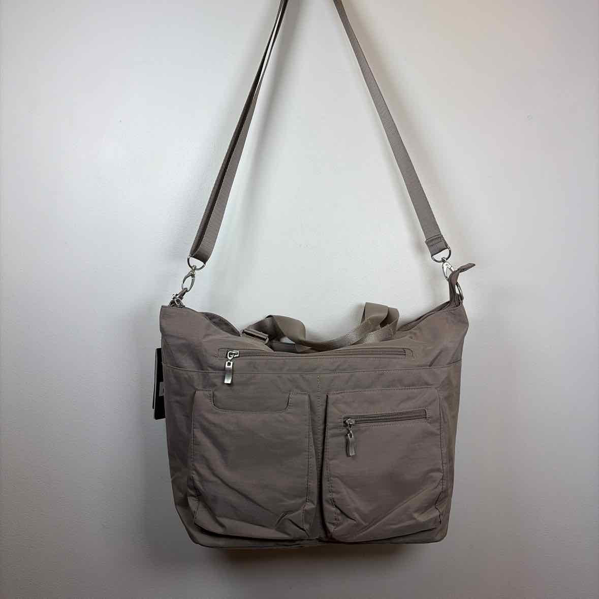 Pre-Owned Baggallini Grey Nylon Handbag
