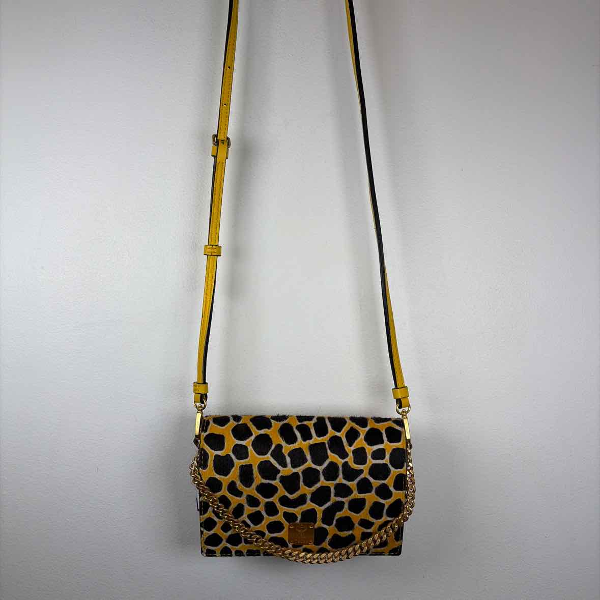 Pre-Owned MCM Yellow Leather Designer Handbag