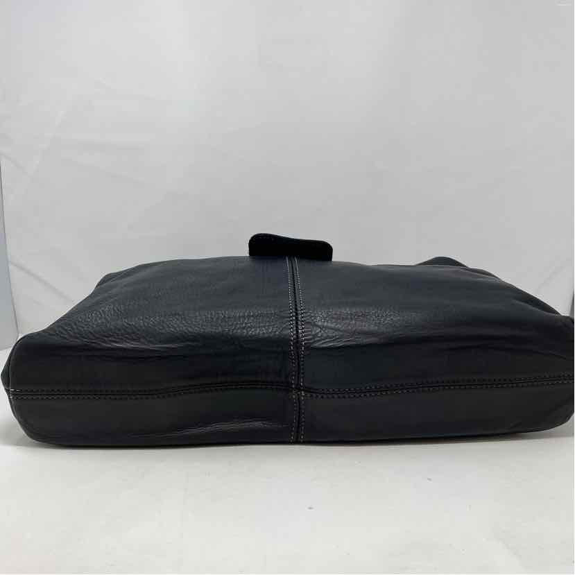 Pre-Owned Bolsa Nova Black Leather Handbag