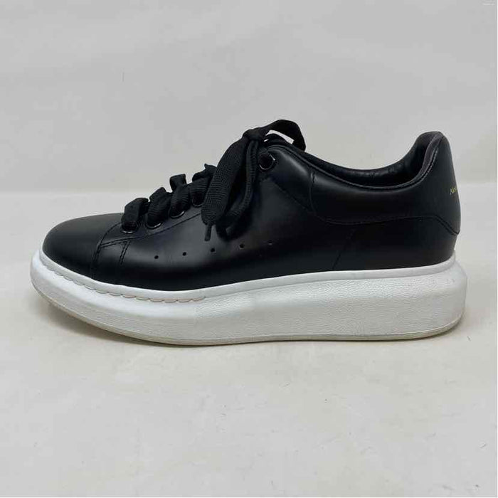 Pre-Owned Shoe Size 9.5 Alexander McQueen Black Sneaker