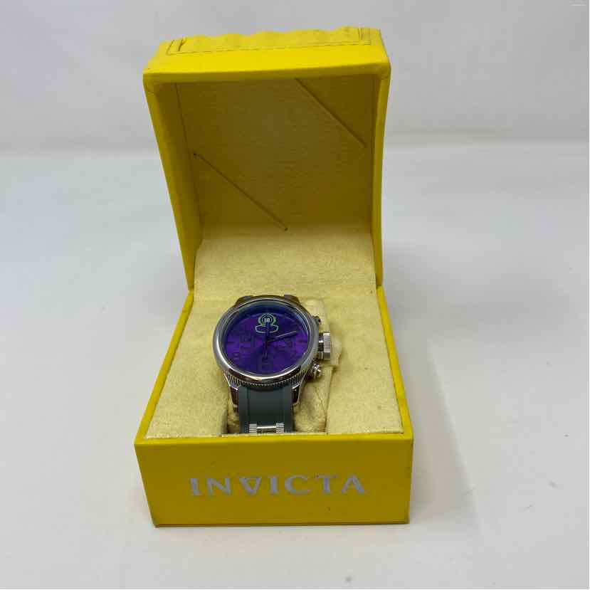 Pre-Owned Invicta Silver Multi Metal Watch
