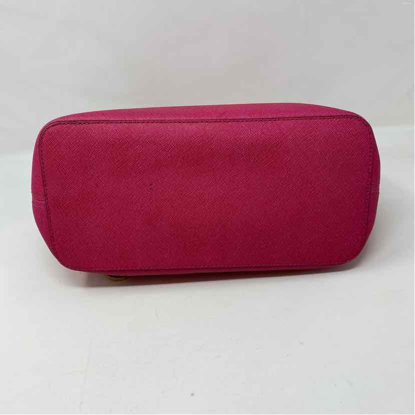 Pre-Owned Michael Kors Fuschia Leather Handbag