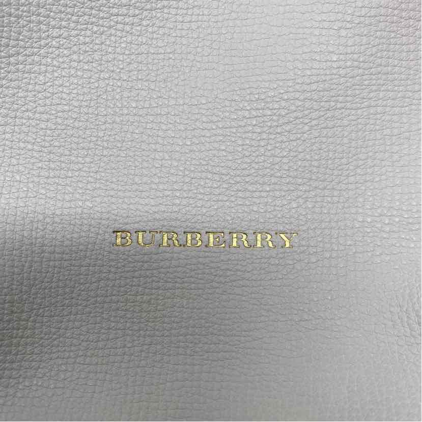 Pre-Owned Burberry White Leather Designer Handbag
