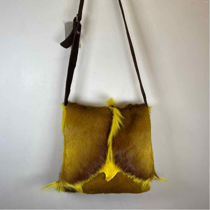Pre-Owned Boutique Yellow Fur Handbag
