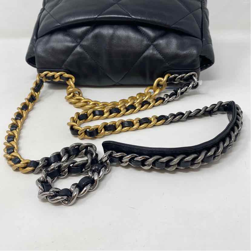 Pre-Owned Chanel Black Leather Designer Handbag