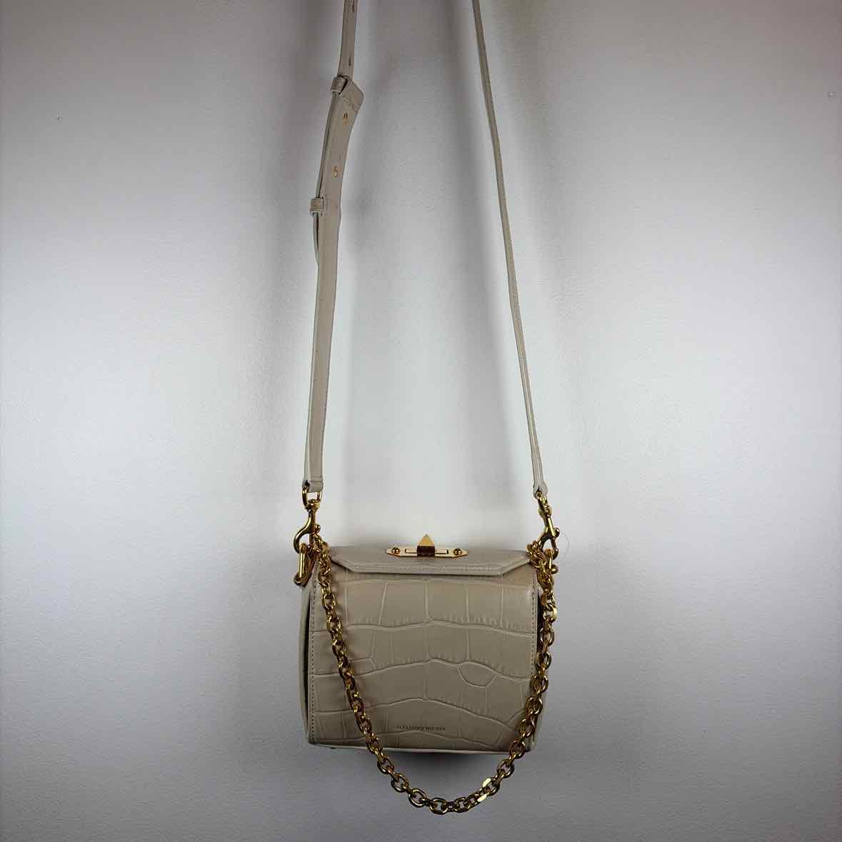 Pre-Owned Alexander McQueen Cream Leather Designer Handbag