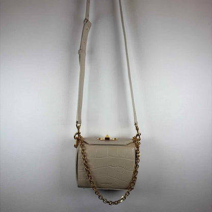 Pre-Owned Alexander McQueen Cream Leather Designer Handbag