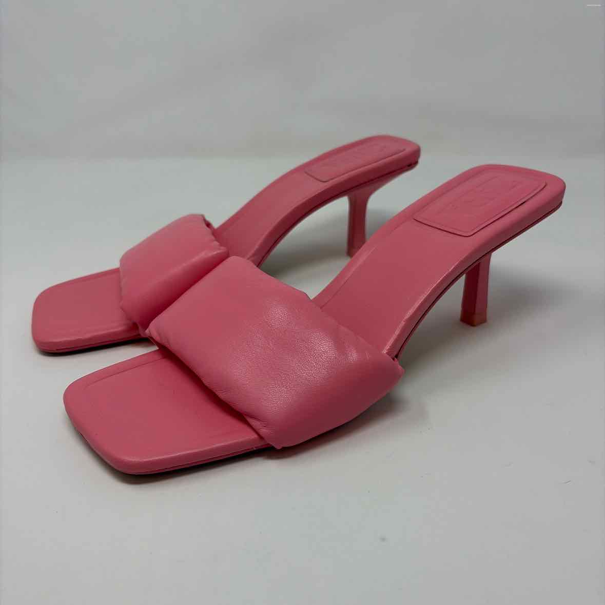 Pre-Owned Shoe Size 9.5 ZARA Pink Sandals