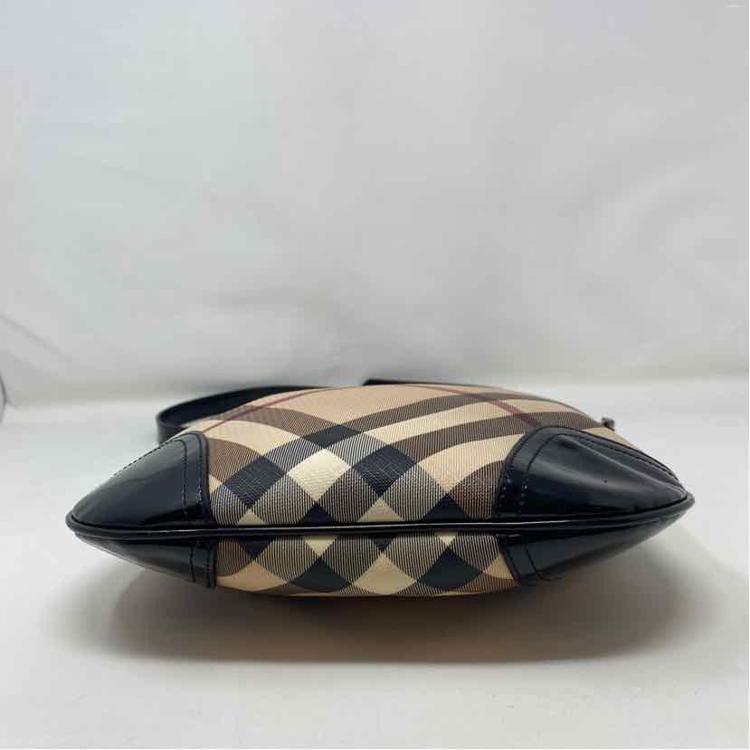 Pre-Owned Burberry Plaid Canvas Designer Handbag