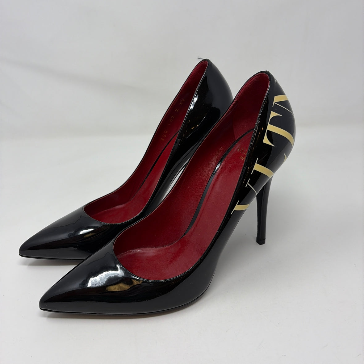 Pre-Owned Valentino Black Patent Shoe Size 8.5 Designer Shoes