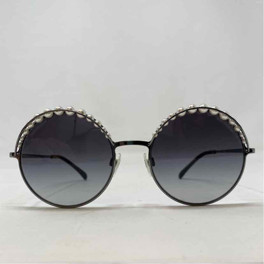 Pre-Owned Chanel Black Multi Metal Designer Sunglasses
