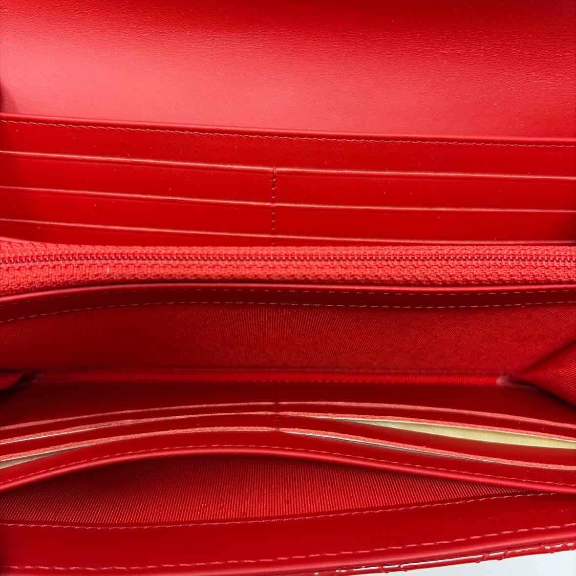 Pre-Owned Chanel Red Patent Designer Wallet