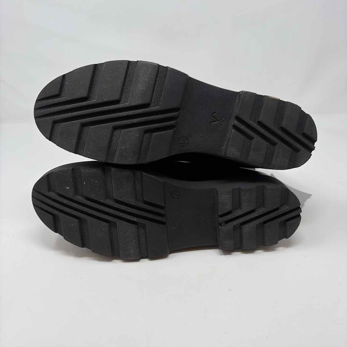 Pre-Owned Shoe Size 9.5 Steve Madden Black Booties