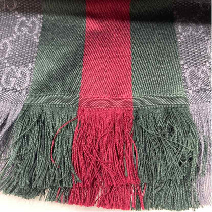 Pre-Owned Gucci Grey Knit Designer Scarf
