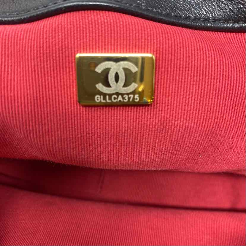Pre-Owned Chanel Black Leather Designer Handbag