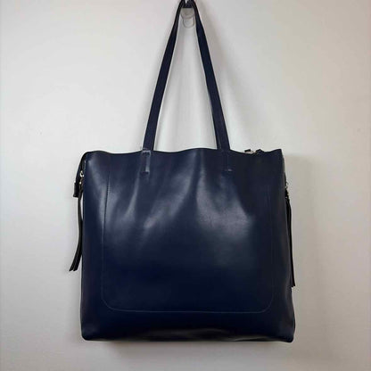 Pre-Owned Pelletteria Veneta Navy Leather Handbag